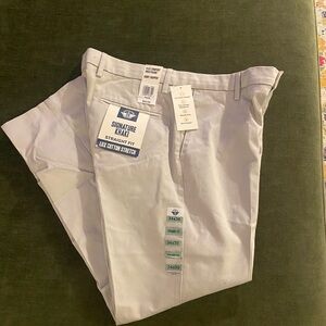 Dockers Men's Signature Khaki Pants - NWT